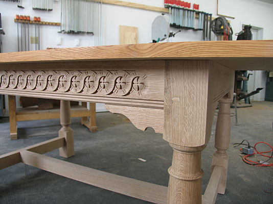 TABLE WITH CARVED APRON (T120)