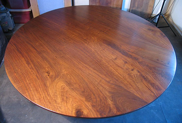 ROUND DINING TABLE WITH HEXAGON BASE (T134)